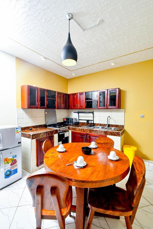 Peace Of Mind Suites Ентеббе Екстер'єр фото