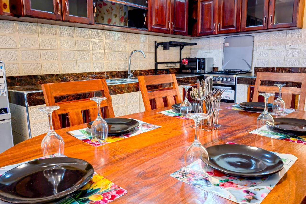 Peace Of Mind Suites Ентеббе Екстер'єр фото
