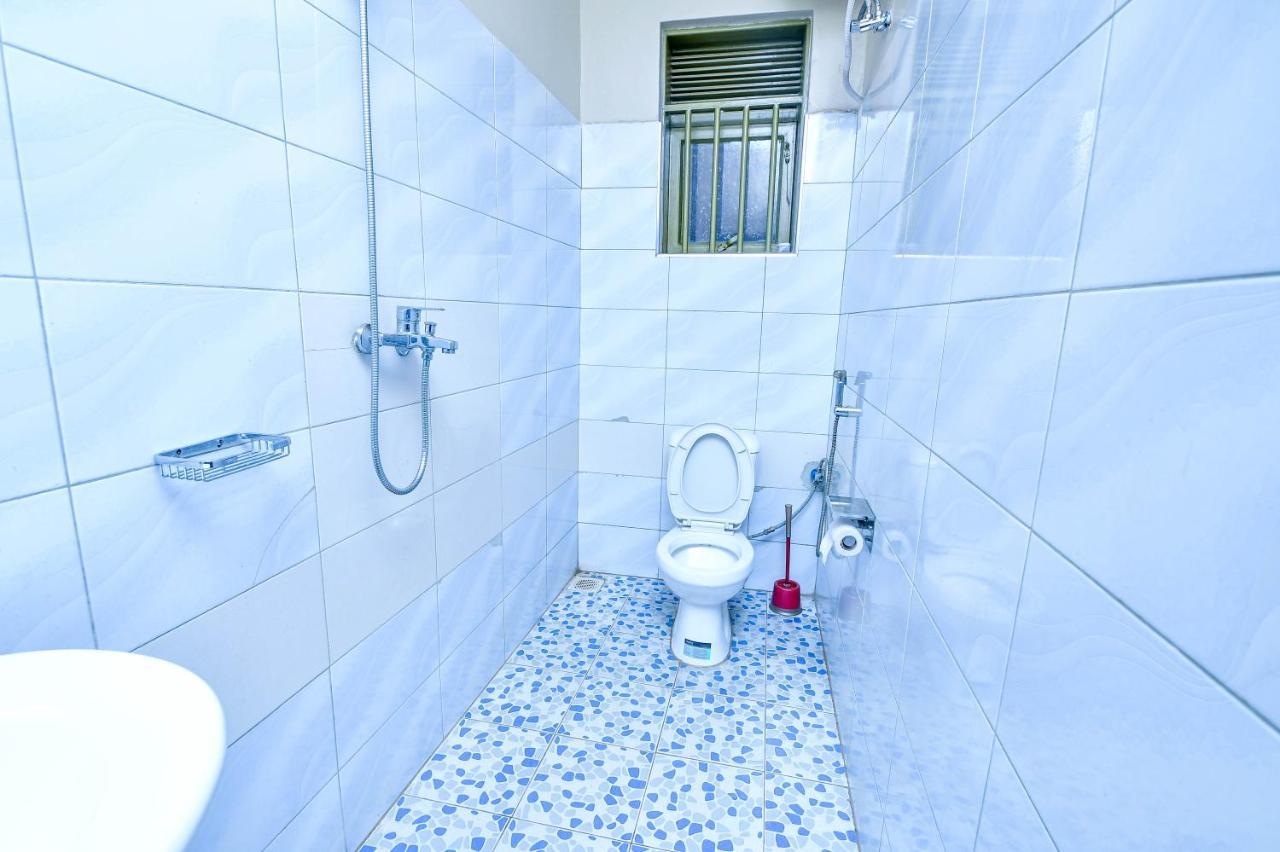 Peace Of Mind Suites Ентеббе Екстер'єр фото