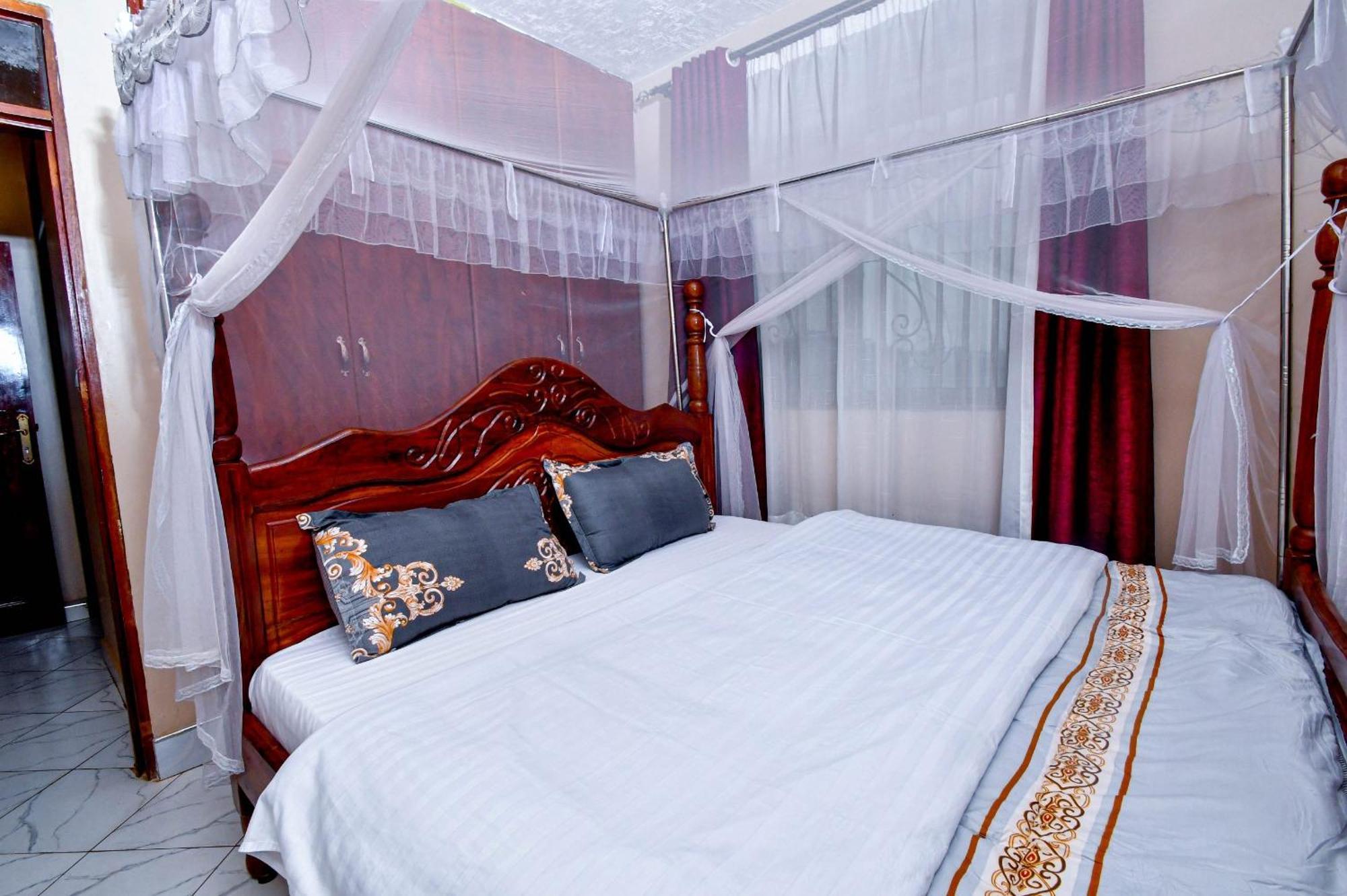 Peace Of Mind Suites Ентеббе Екстер'єр фото