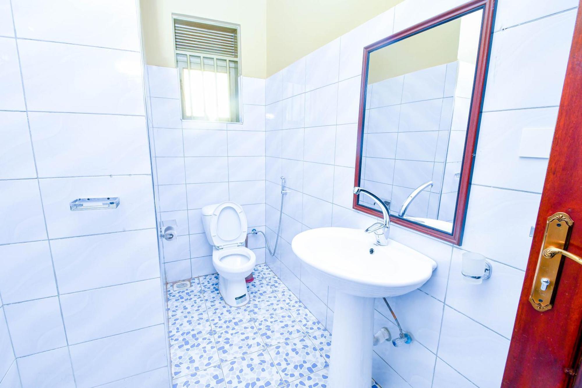 Peace Of Mind Suites Ентеббе Екстер'єр фото