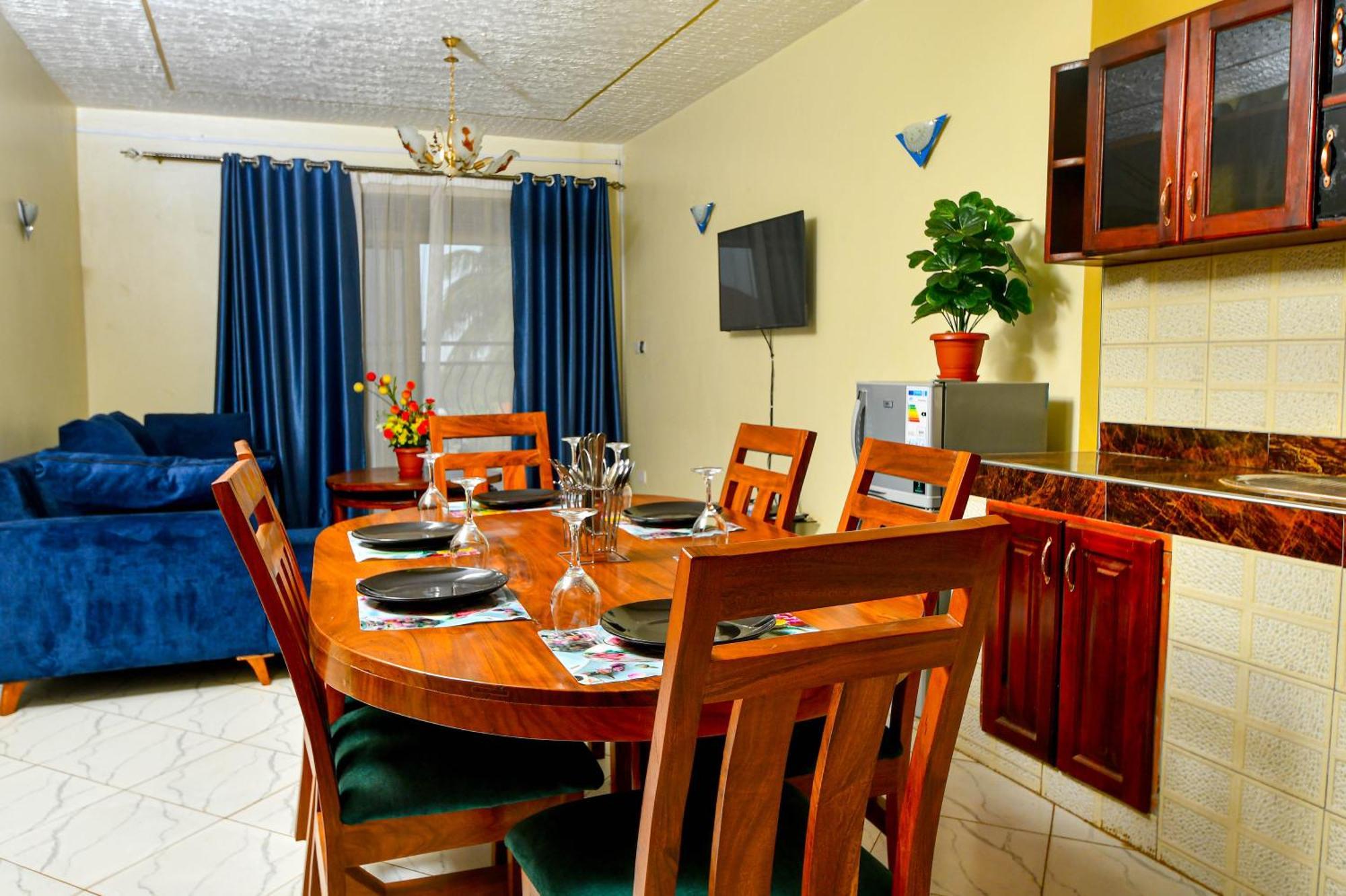 Peace Of Mind Suites Ентеббе Екстер'єр фото